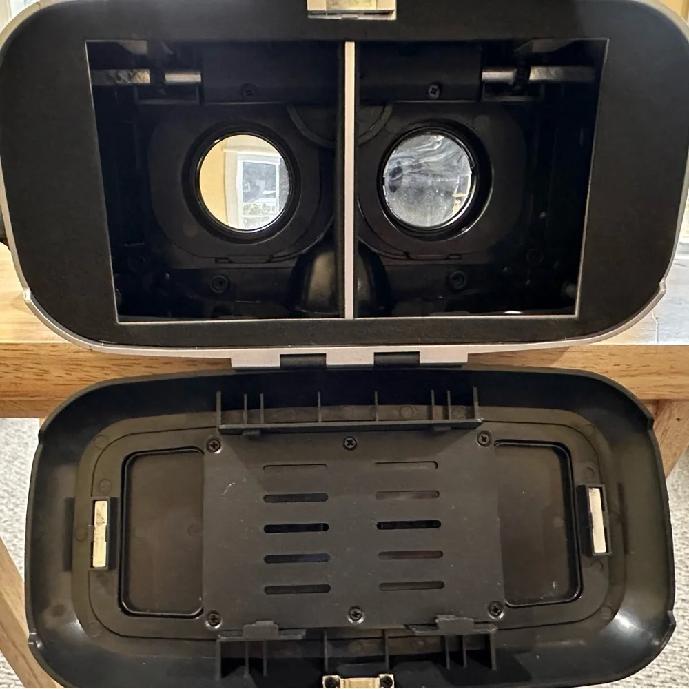 Stark Virtual Reality Headset